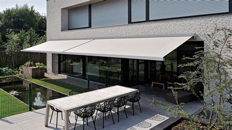 Store banne, le store extérieur pour la terrasse .